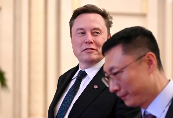 Elon Musk Ambani'yi hedef aldı, Starlink'in Hindistan'da gecikmesini eleştirdi