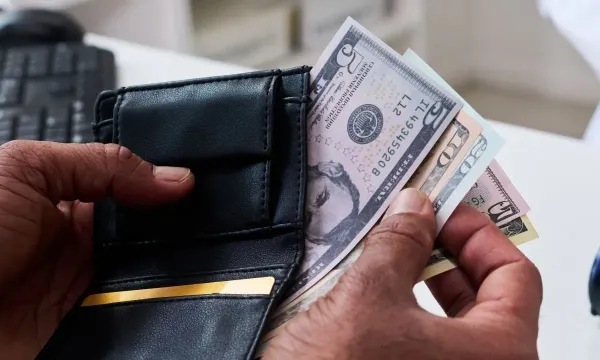 Tüketici güveni bir yılda yüzde 10 geriledi, ulaşılabilirlik endişesi sürüyor