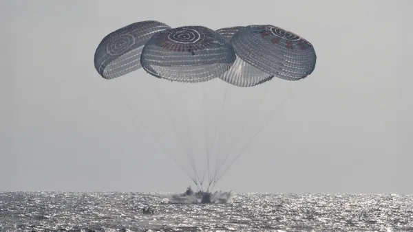 NASA'nın Crew-12 astronotları, uzayda 100 milyon mil katettikten sonra Pasifik'e indi