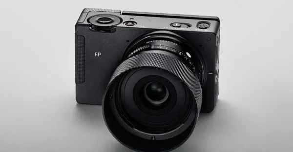 Sigma FP2, dünyanın en küçük full-frame kamerasına önemli güncellemeler getirdi