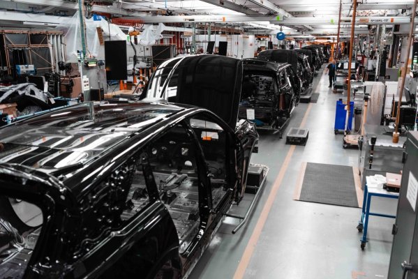 GM, Çinli üreticilerle rekabet için yapay zekâ ve hesaplama gücüne oynuyor