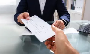 B2B ödemelerde çekler yılda 15 trilyon doları neden hâlâ taşıyor