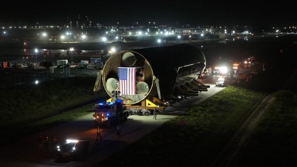 SpaceX'in uzay uçuşundan sağ dönen ilk Starship'i fırlatma alanına ulaştı