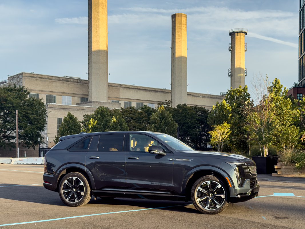 Cadillac Escalade IQ incelemesi: büyük batarya, uzun menzil, büyük SUV