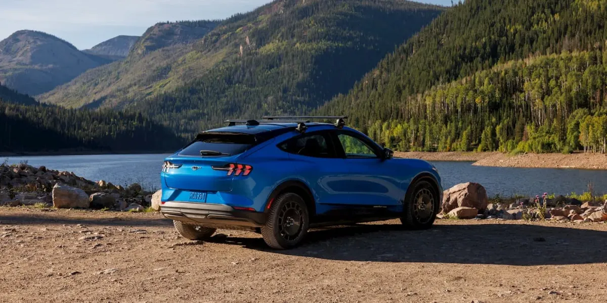 2027 Ford Mustang Mach-E’de standart uzun menzil batarya, başlangıç fiyatı 40 bin dolar