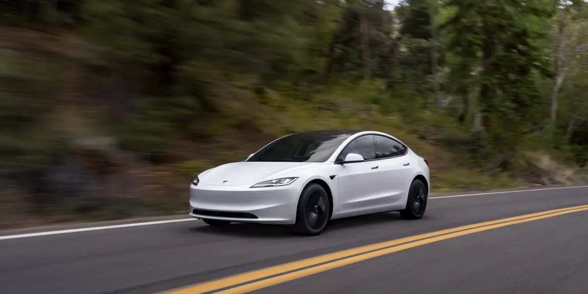 Tesla, Kanada'da Model 3 siparişlerini Çin elektrikli araç kotası nedeniyle askıya aldı