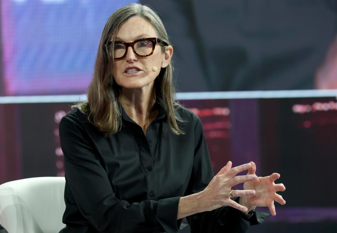 ARK Invest CEO'su Cathie Wood: Yatırımcılar yapay zekâ ajanlarının harcamalarını takip etmeli