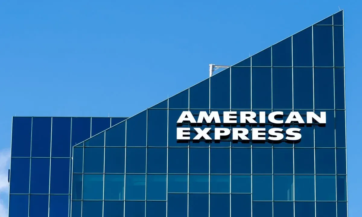 ABD düzenleyicileri American Express'e AML eksikleri nedeniyle 350 milyon dolar ceza kesti