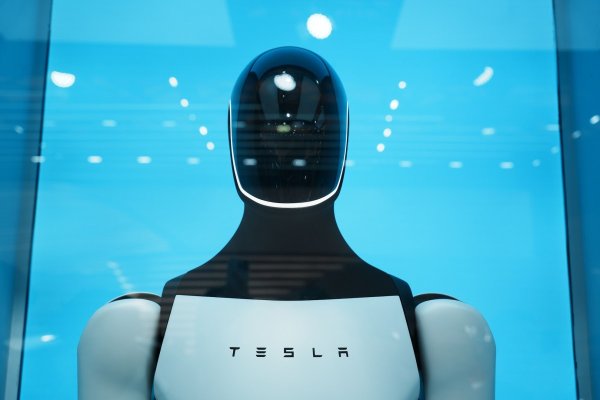 Tesla, Kaliforniya'da Optimus robot üretimine başladı, kârı yüzde 43 düştü
