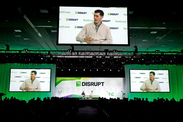 Flock CEO'su Garrett Langley mikrofonların sadece silah sesi algıladığını söyledi, web sitesi daha geniş anlatıyor