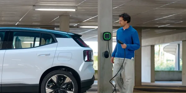 Montréal Havalimanı'nda 120 elektrikli araç şarj istasyonu aktif, 48'i daha geliyor
