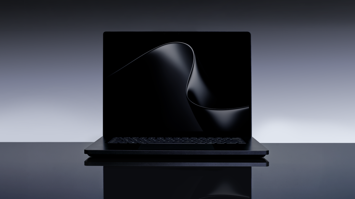 Microsoft iki yıl aradan sonra ilk canlı etkinliğinde Surface Laptop Ultra ve yapay zekâ odaklı Windows yeniliklerini tanıttı