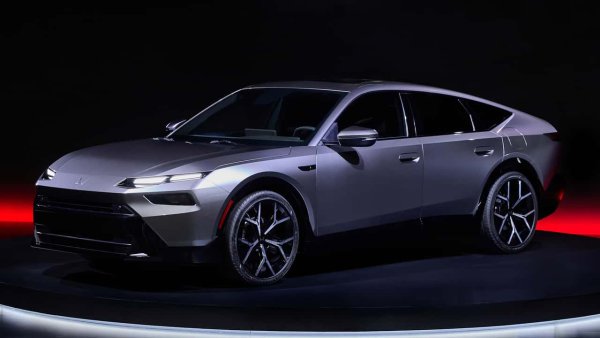 Honda'nın yeni hibritleri elektrikli dört tekerlekten çekiş kazanıyor