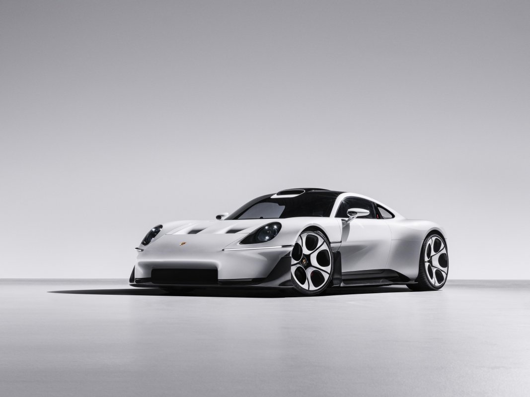 Porsche 911'in üzerinde yeni orta motorlu süper spor konsepti Mission S'i görücüye çıkardı