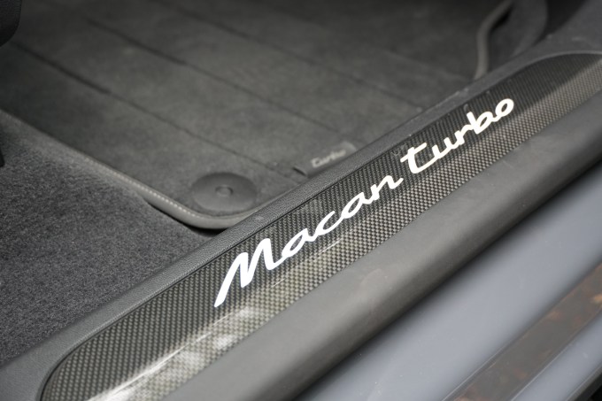 e0edb35d30e41c14c2ec95f74f96d3f2.jpg