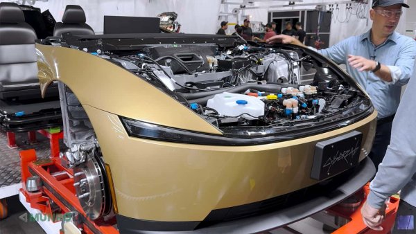 Tesla Cybercab'i radikal yeni yöntemle üretiyor, işte nasıl çalışıyor
