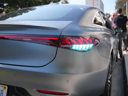 NHTSA, robotaksi için siyan ışık önerdi, Mercedes ve Çin'in ardından