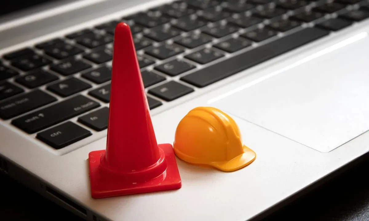 Hükümetler ve kurumlar web açığını yamalamak için siteleri çevrimdışı aldı