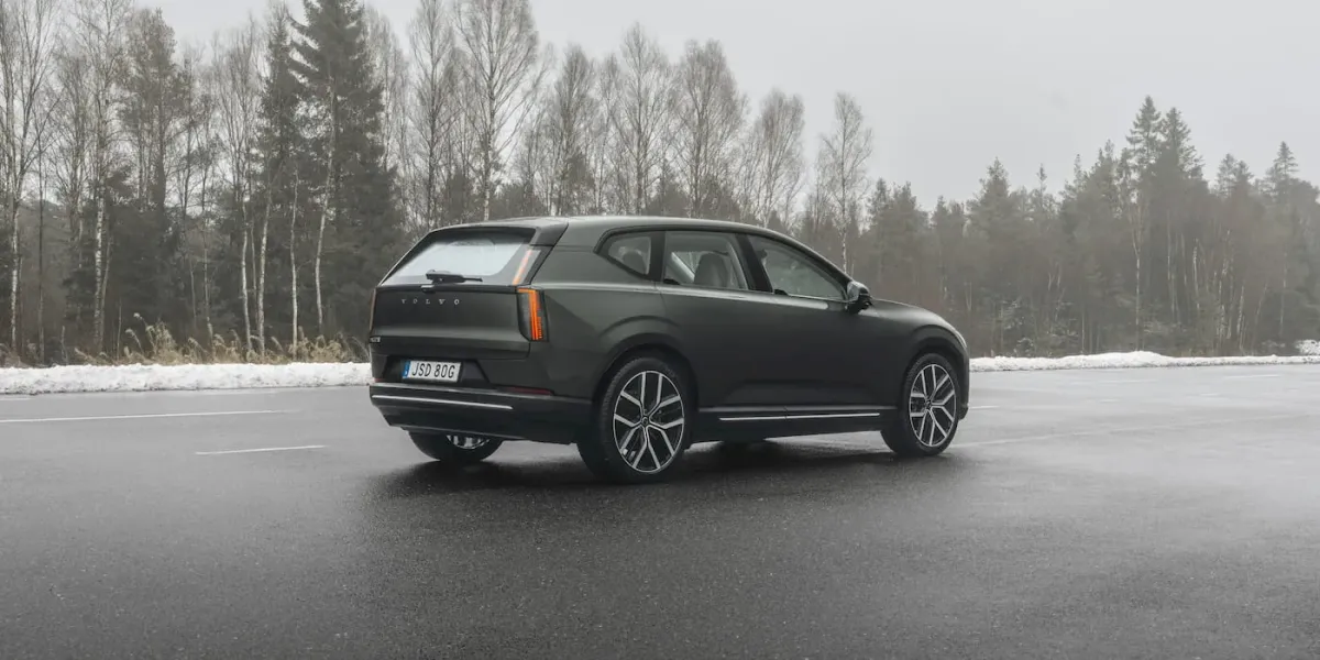Volvo'nun yeni orta boy elektrikli SUV'u geldi ama ABD'de temin etmesi zor olabilir